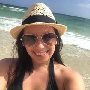 Meet your Posher, Alexandra